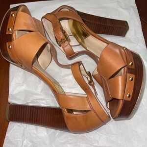 Michael Kors Elegant Tan Platform Heels